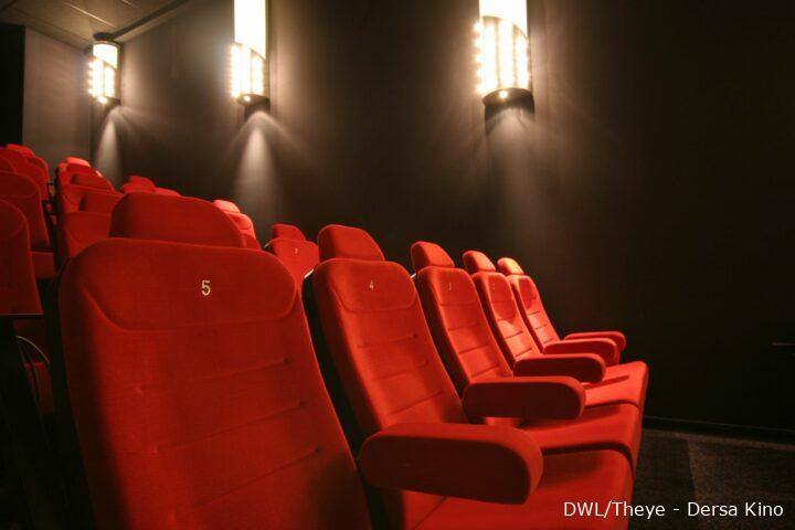 Rote Kinositze vom Dersa Kino Damme