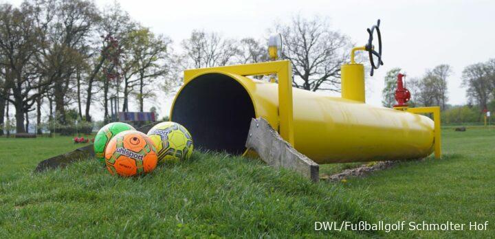 Fußballgolf Schmolter Hof Bahn mit Bällen