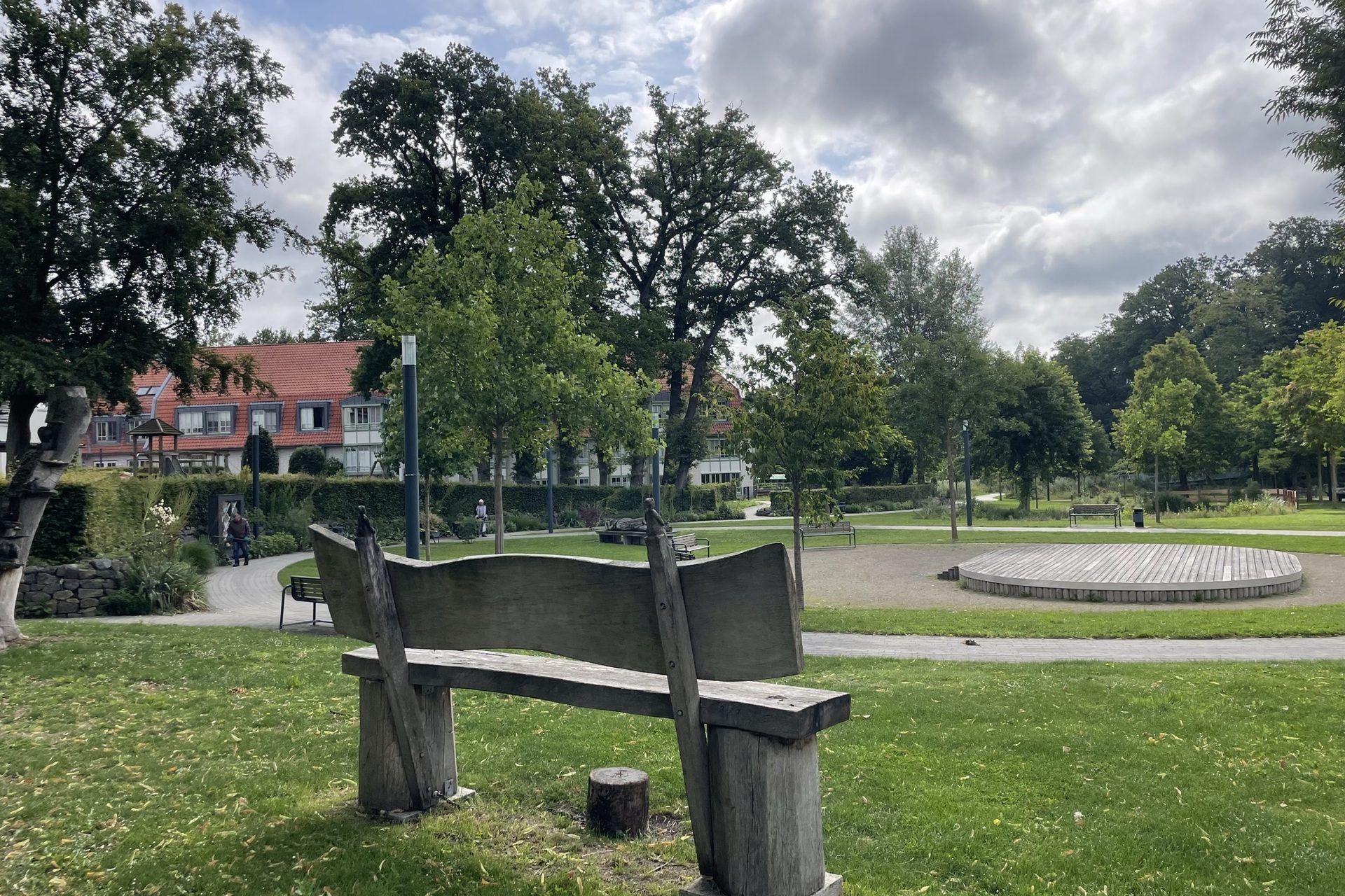 Baumelbank im Mehrgenerationenpark in Goldenstedt