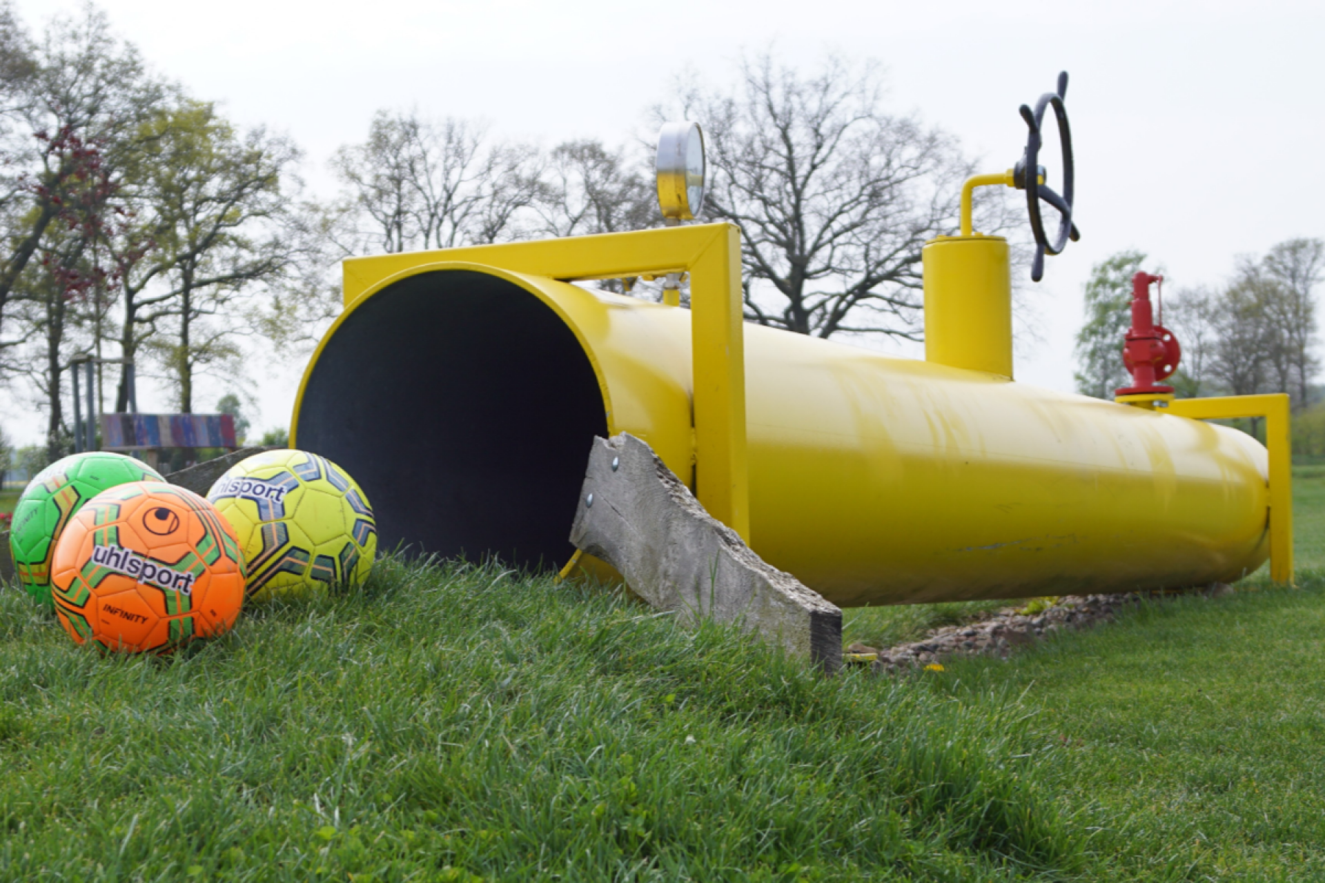 Fußballgolf Schmolter Hof Bahn mit Bällen